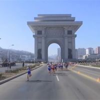 展現北朝鮮國家特色 平壤馬拉松動員萬人加油