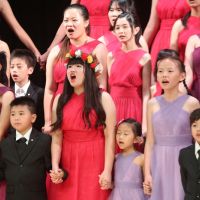 【免費索票】小球莊鵑瑛攜350位學子歌唱　勉勵孩子面對挫折不害怕
