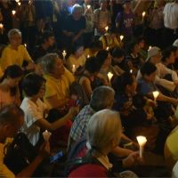 香港「佔中九子」被判刑 民眾收押所外秉燭聲援