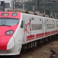 東線新自強號賣站票被罵翻 台鐵：安啦！