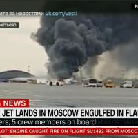 俄羅斯客機迫降撞擊地面大火 機上78人41死