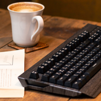 品牌大傳奇：木紋機械式鍵盤 i-Rocks K72MN 職人研發過程大公開