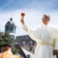 古書激發神父在新的修道院小啤酒廠為格林堡啤酒實現釀酒復興