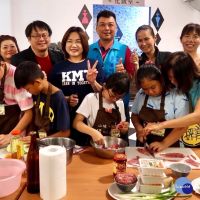 兒童開心廚房社團　16位小廚師展廚藝和家人分享成果