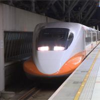 雪隧連假壅塞怎麼解？林佳龍研議高鐵延伸至宜蘭