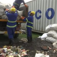聖母峰融雪之際垃圾現形 清潔隊清出11噸垃圾、4具屍體