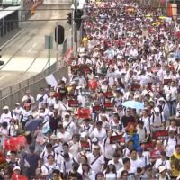 港人上街「反送中」 民陣公布103萬人參與遊行
