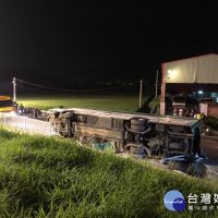 阿羅哈北高線國道彰化花壇戰備道翻車致3死13傷　司機事故前已開車9小時