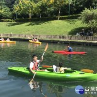 興大康橋獨木舟體驗營登場　免費體驗划槳樂趣