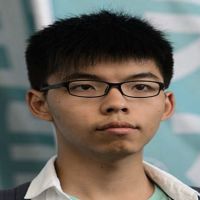 香港佔中運動領袖黃之鋒出獄