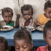 非洲兒童近一半死於飢餓