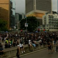 反送中／要求和林鄭月娥對話 香港2千人包圍特首辦