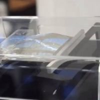 Sony最快年底發摺疊機 「海報拉架」擴增螢幕技術超吸睛