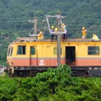 彰化縣田中強風吹壞台鐵電車線 多班誤點