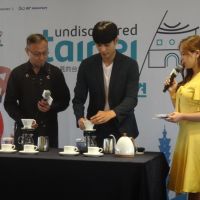 韓星成勛熱愛臺北美食　盡享咖啡自拍美景