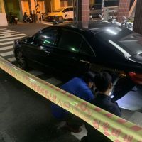 高市警攔可疑車  嫌犯撞倒警察