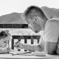 顛覆嚴父形象 研究：照顧孩子「爸爸比媽媽有更多幸福感」