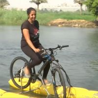 尼羅河上新興休閒活動 水上腳踏車正夯