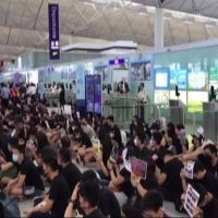 香港機管局宣布下午四點半 暫停所有航班登記