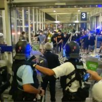 反送中／公安疑似闖入機場！香港機場抗爭爆發激烈衝突