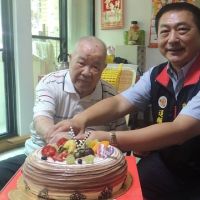 臺北市榮民服務處祝賀張世來老先生105歲嵩壽