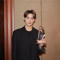 金俊秀獲韓流文化大賞 向觀眾和粉絲表示感謝