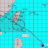 白鹿颱風暴風圈觸陸　東半部及南部防豪大雨