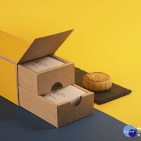 餅香茶濃慶金秋　微熱山丘中秋禮盒新銳畫家設計包裝