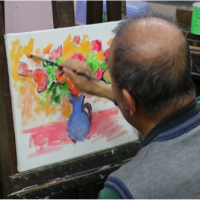 大學生幫老翁圓夢，以所學助開畫展，回饋社會