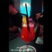 新加坡也有夜生活,到酒吧一條街喝杯新加坡司令吧！