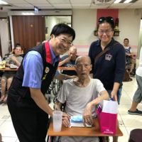 臺北市榮民服務處邱奇賢關懷訪視安養院及因公傷殘榮民