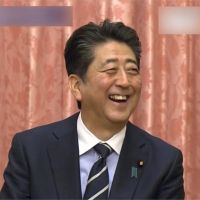 全球／型男小泉「驚喜入閣」 安倍晉三找到首相接班人？