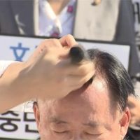 南韓法務部長醜聞頻傳！在野議員剃髮要求下台