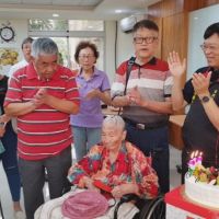 臺北市榮民服務處祝賀榮民江琴100歲華誕