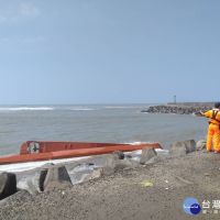 竹圍港外漁船翻覆　一名漁工失蹤搜救中