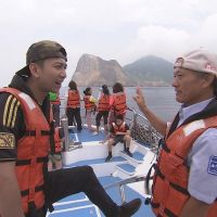 吳俊諺勇闖活火山「龜山島」　千隻海豚貼身伴游，卻驚險遇蛇