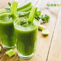 緩解焦慮感　試試這杯綠色蔬果汁能否幫助?