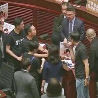 香港民主派議員杯葛 林鄭施政報告無功而返