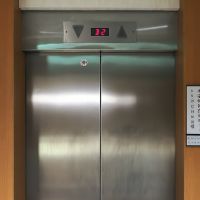 避免人員受困 新設電梯遇停電必須回到最近樓層
