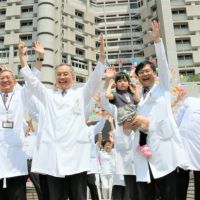 60年來頭一遭！ 台北榮總醫護大廳大跳「快閃舞」