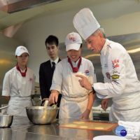 明台高中餐旅專業受肯定　與知名瑞士飯店管理大學結盟合作