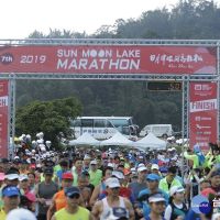 世界馬拉松分齡賽台灣站　5500人日月潭開跑