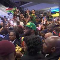 世橄賽冠軍返南非 總教練：團結不同膚色信仰的人