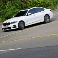 中型主管用車購買指南  最新Volvo S60、最強BMW 3 Series、最夯Mercedes-Benz C-Class (BMW 3 Series篇) !