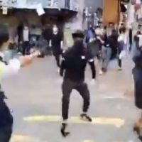 香港反中示威傳槍響 至少一人中彈 港警未說明