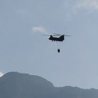 新竹尖石林班地大火　陸航出動CH-47SD直升機滅火