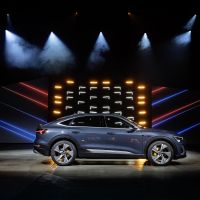 Audi e-tron Sportback 洛杉磯車展全球耀眼首發  以獨步車壇燈光科技 強鼎問世電動車市場