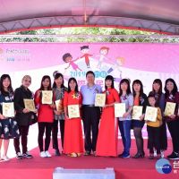 新竹縣國際移民日嘉年華　楊文科表揚13位模範新住民
