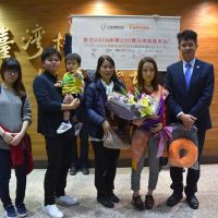 櫻花妹隨家人參團遊台　一入境就成日本今年來台旅客第200萬人次
