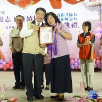 臺南家庭教育中心志工熱忱服務　榮獲「雙金獎」肯定
